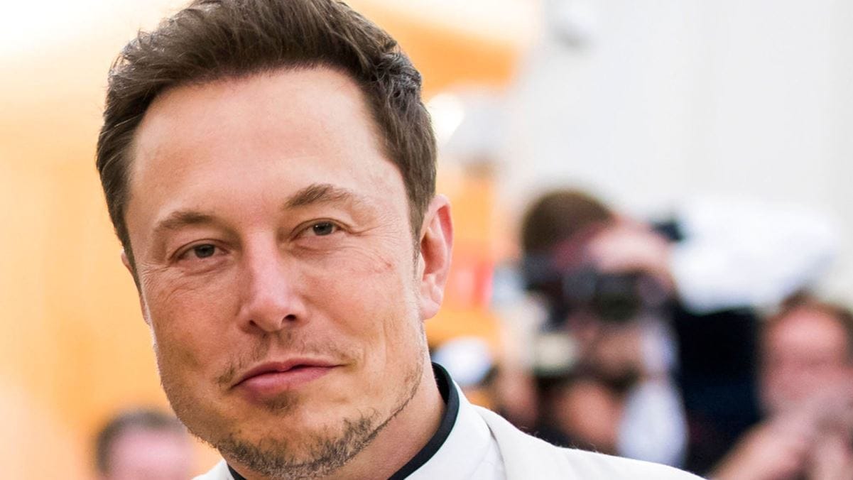 Elon Musk offers to buy Twitter
